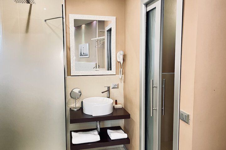 Room 48 of 74