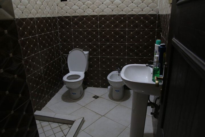 Room 8 of 13
