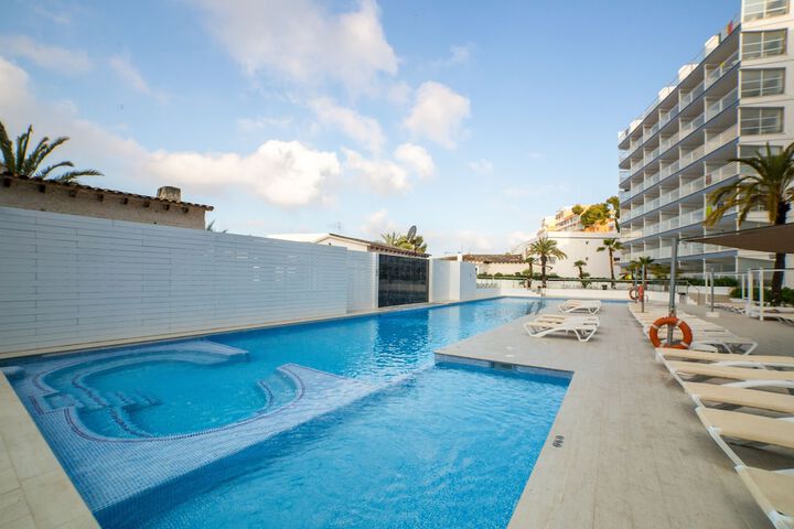 Pools & Facilities