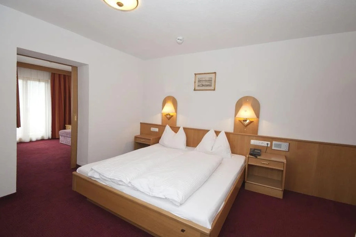 Room 3 of 12