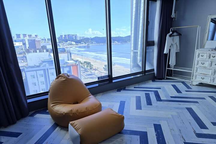 Room 146 of 184