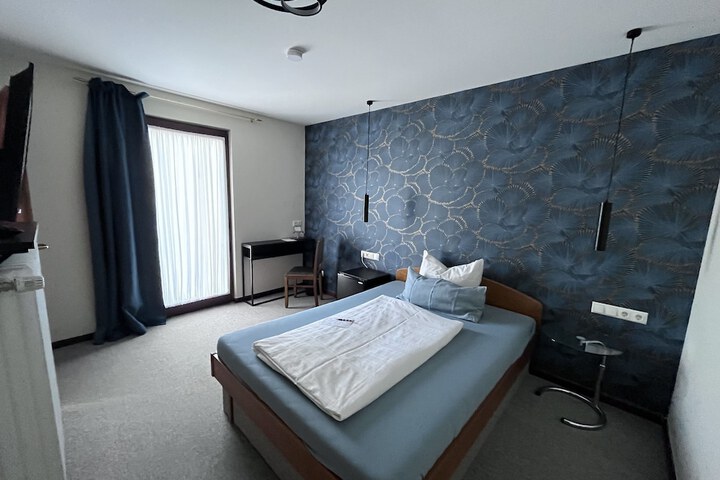 Room 28 of 69