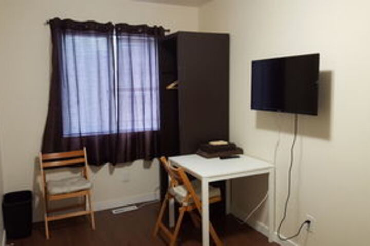 Room 8 of 34