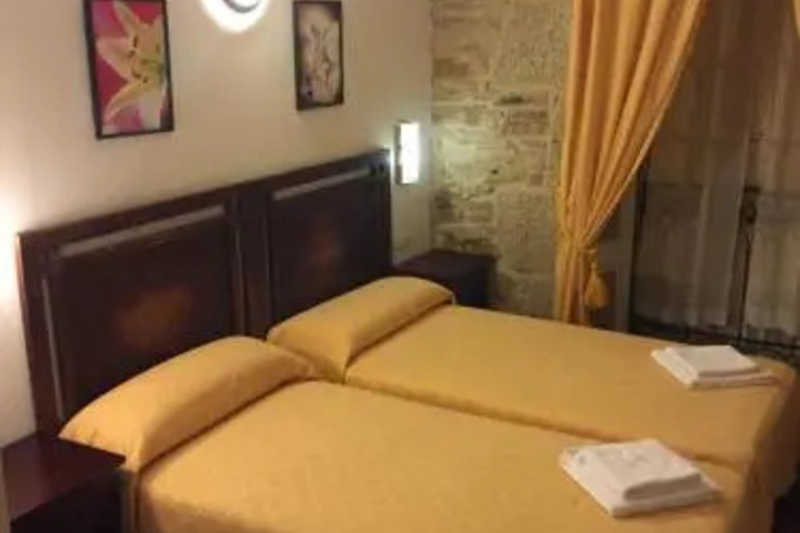 Room 9 of 21