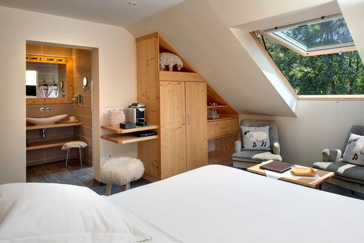 Room 20 of 204