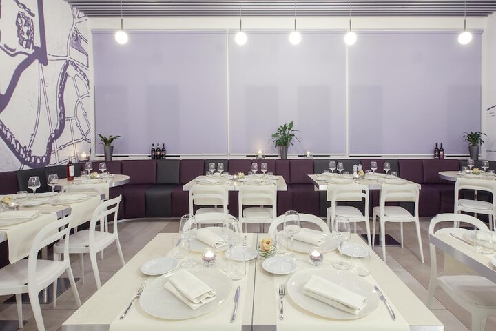Dining 44 of 61