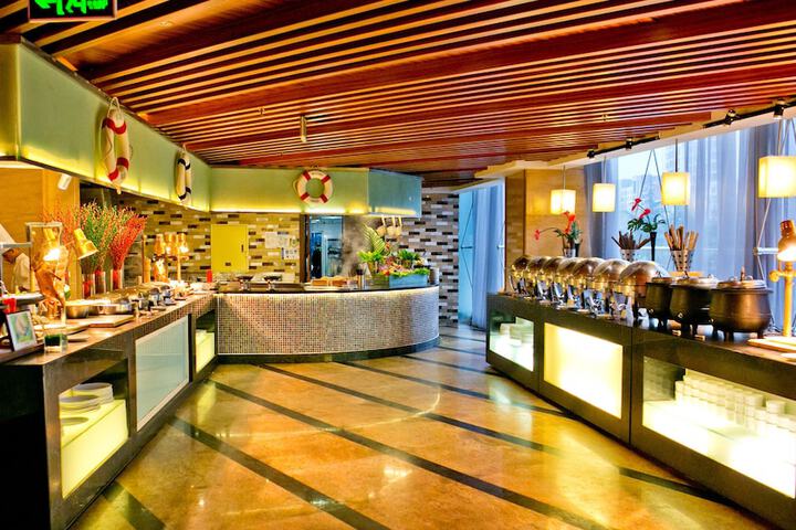 Breakfast buffet