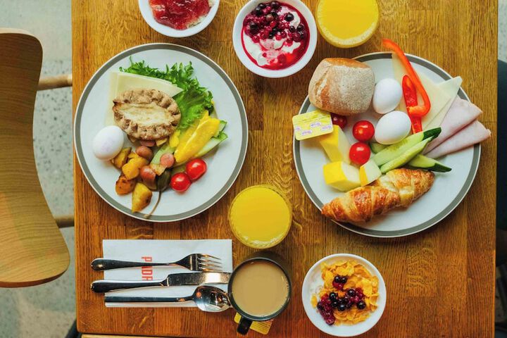 Breakfast/Coffee Service 107 of 121
