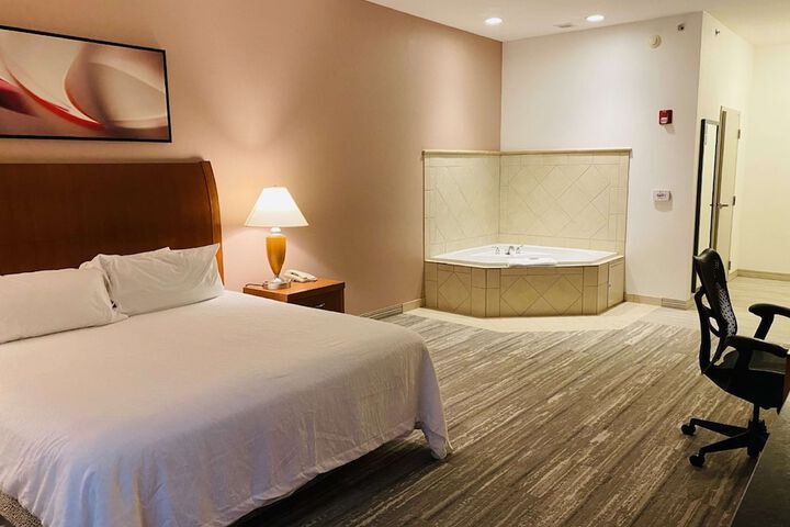 1 King Bed Accessible (21 of 24)