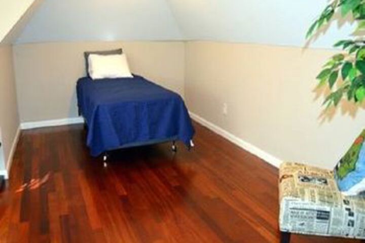 Room 9 of 19