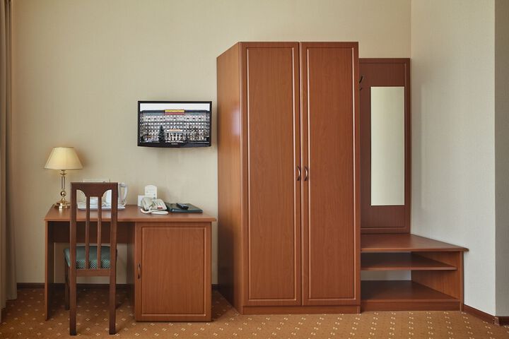 Room 11 of 73