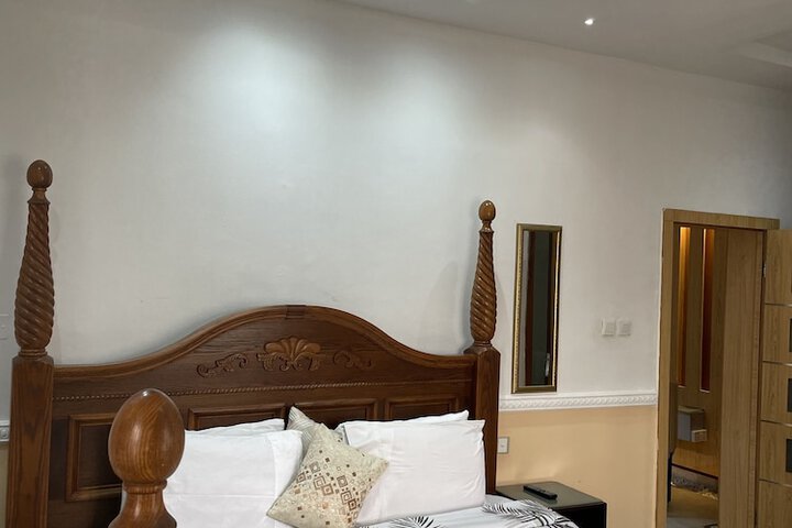 Room 28 of 288