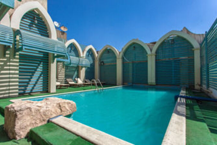 Pool 14 of 21