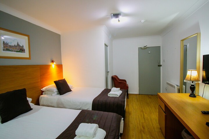 Room 39 of 65