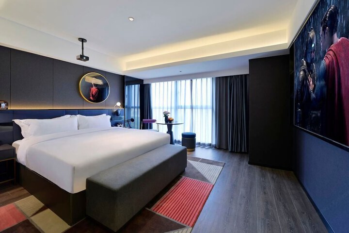 Room 16 of 25