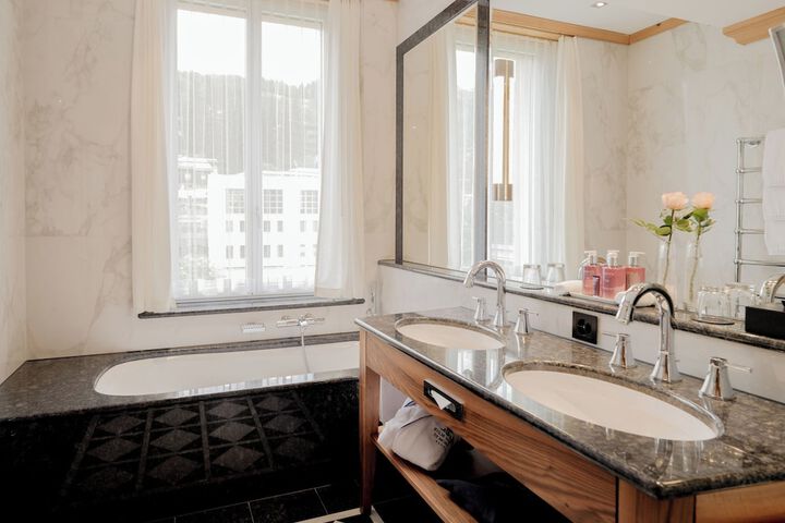 Room 136 of 208
