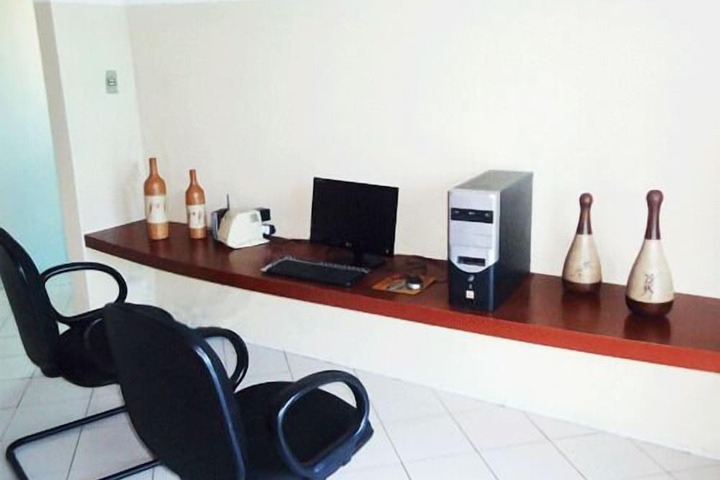 Business Center 16 of 17