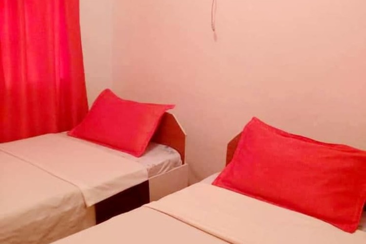 Room 2 of 7