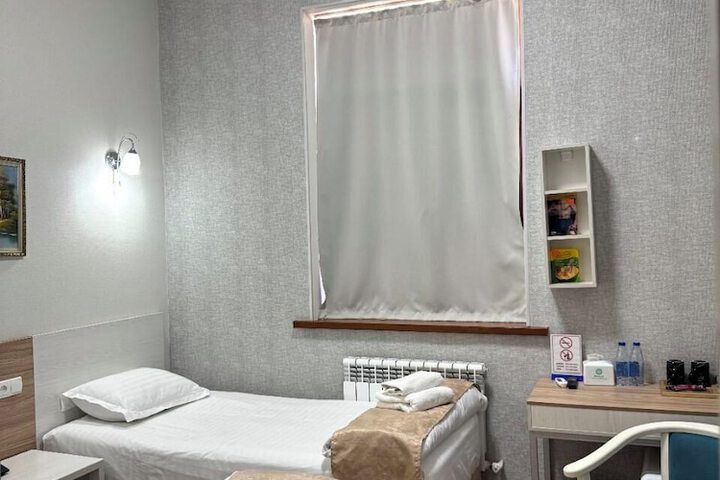 Room 12 of 25