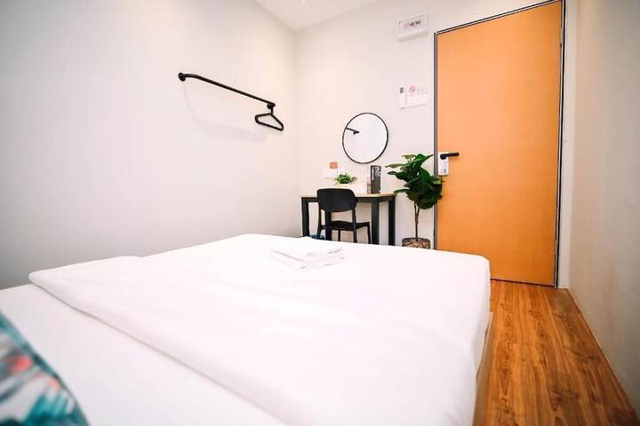 Room 3 of 18