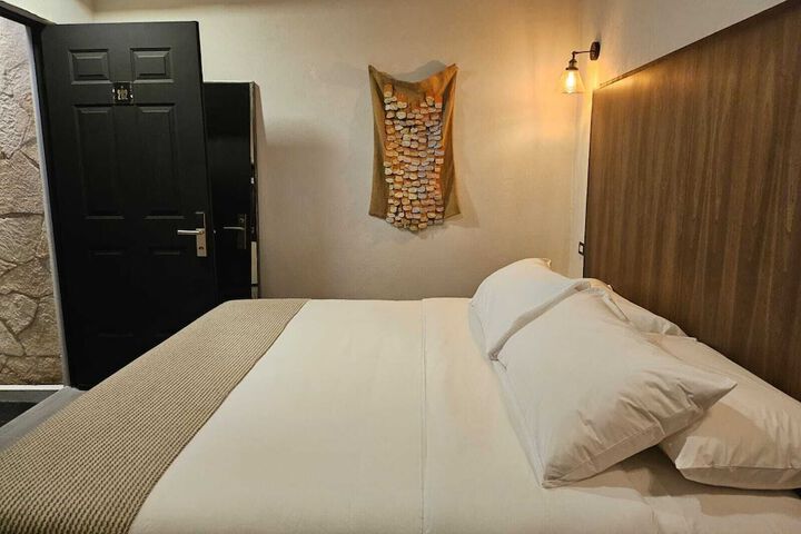 Room 18 of 75