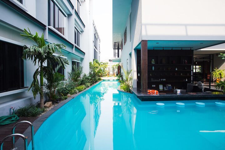 Pool 38 of 46
