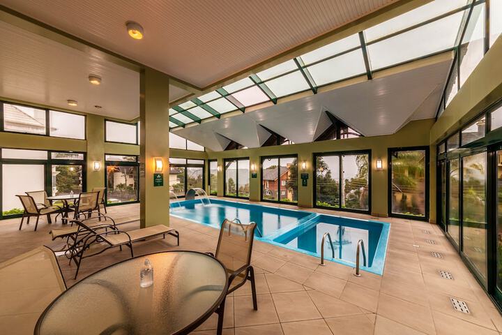 Pool Hotel