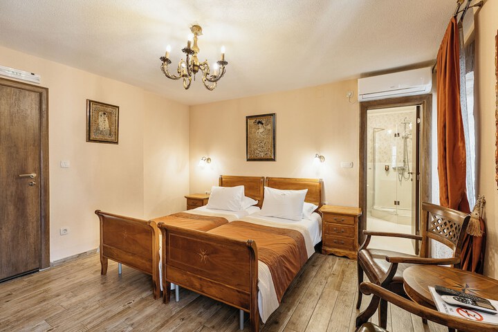 Room 15 of 59
