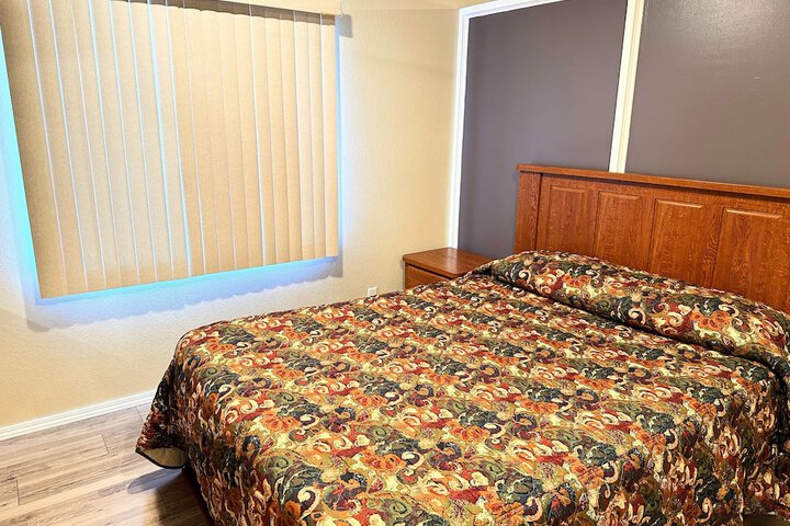 Room 10 of 35