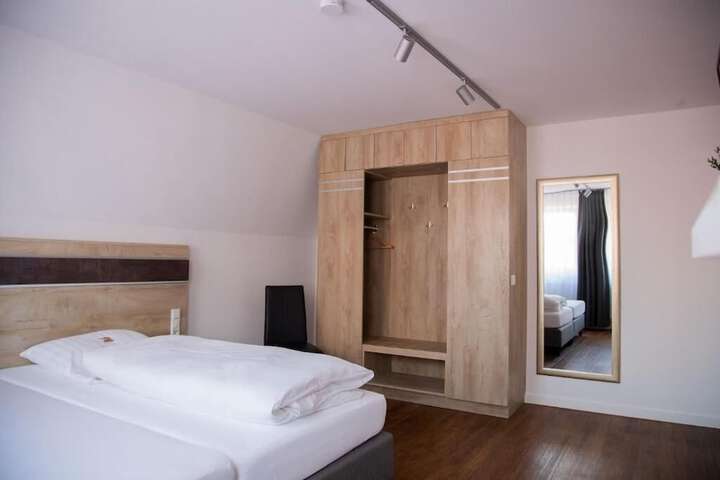 Room 3 of 11