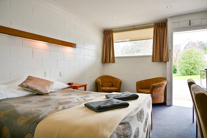 Room 7 of 60
