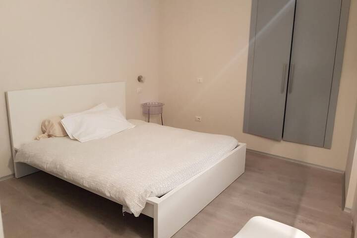 Room 12 of 41