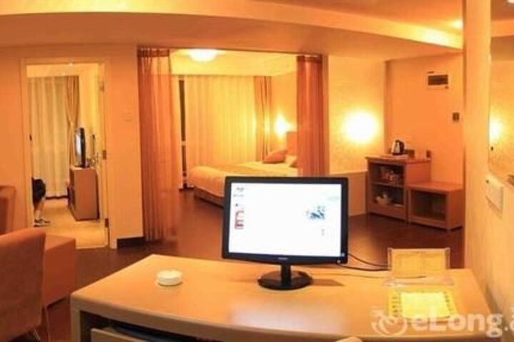 Room 36 of 114