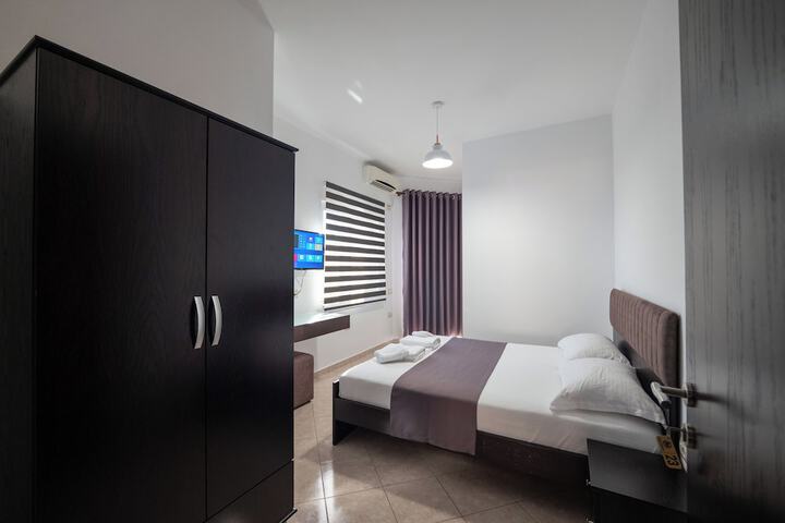 Room 30 of 96
