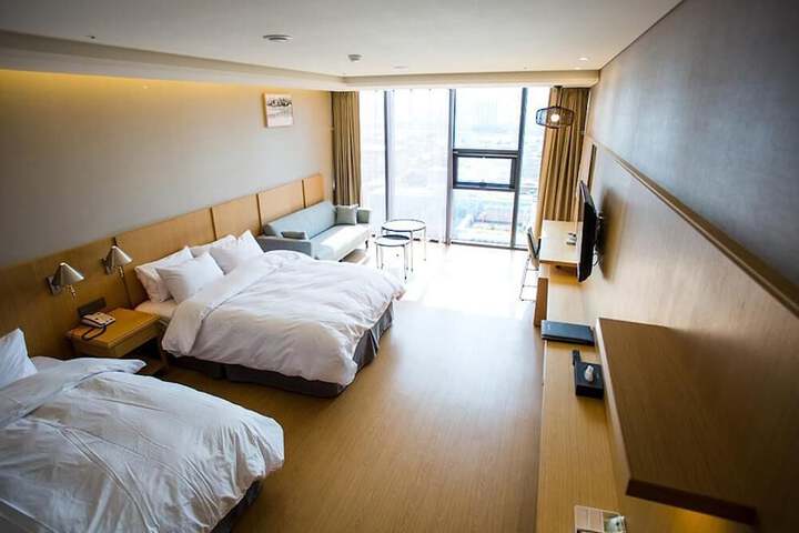 Room 12 of 60