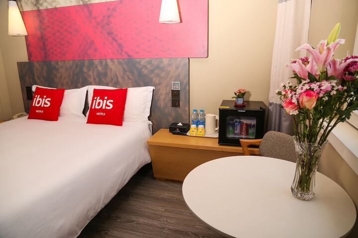 Room 9 of 38