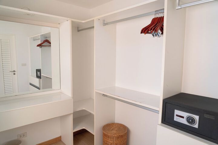 Room 16 of 47
