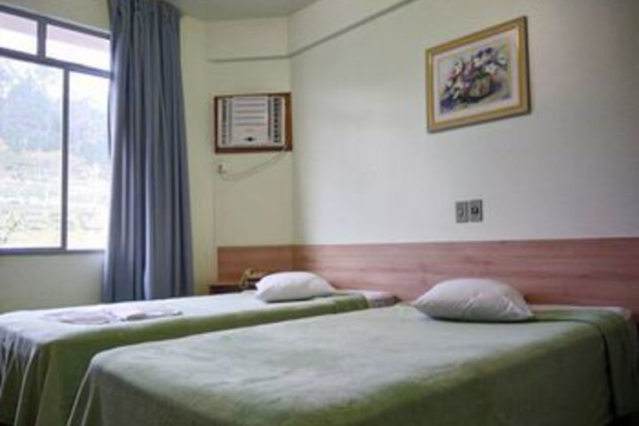 Room 10 of 27