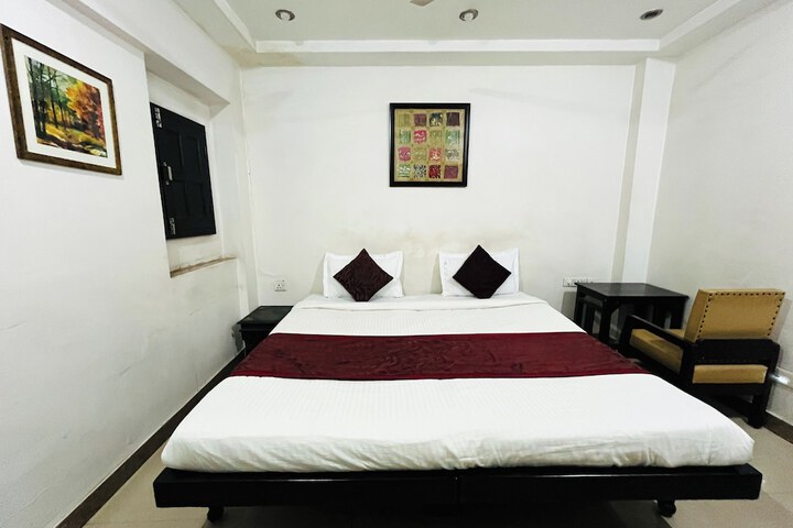 Room 25 of 47