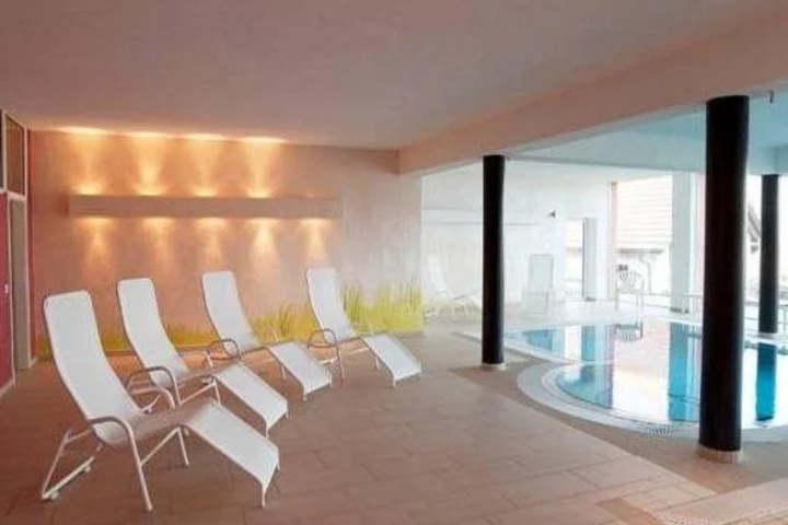 Pool 14 of 22