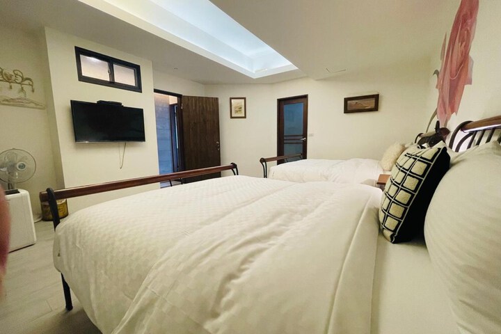 Room 13 of 24