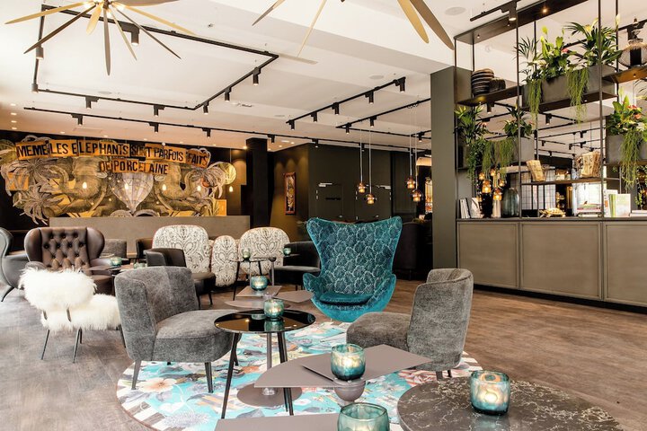 Lounge 16 of 26