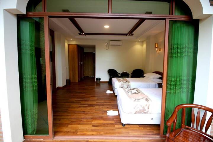 Room 3 of 60