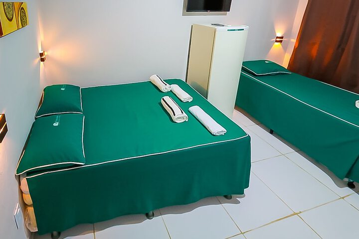 Room 8 of 183