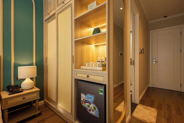 Room 8 of 70