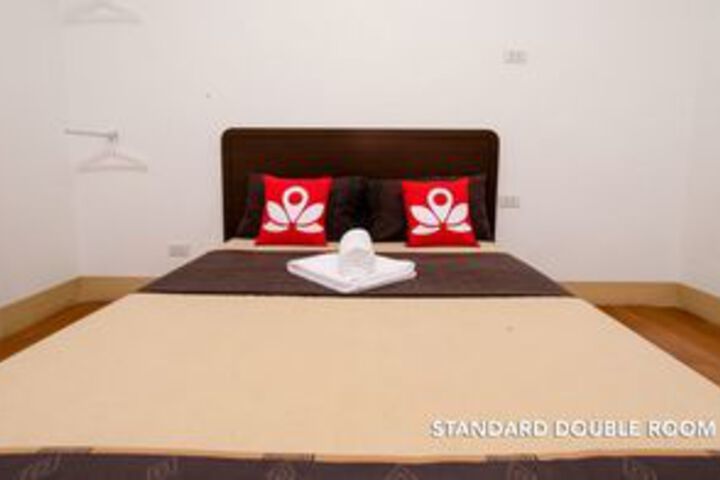 Room 27 of 35