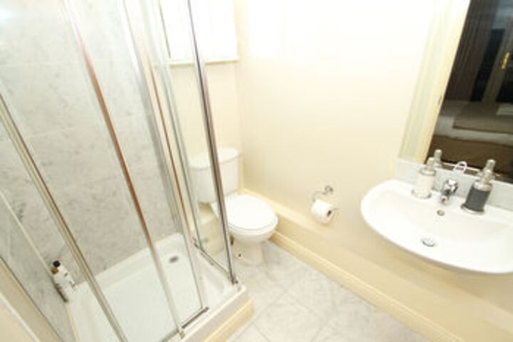 Room 4 of 20