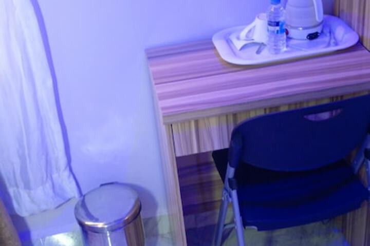 Room 8 of 10