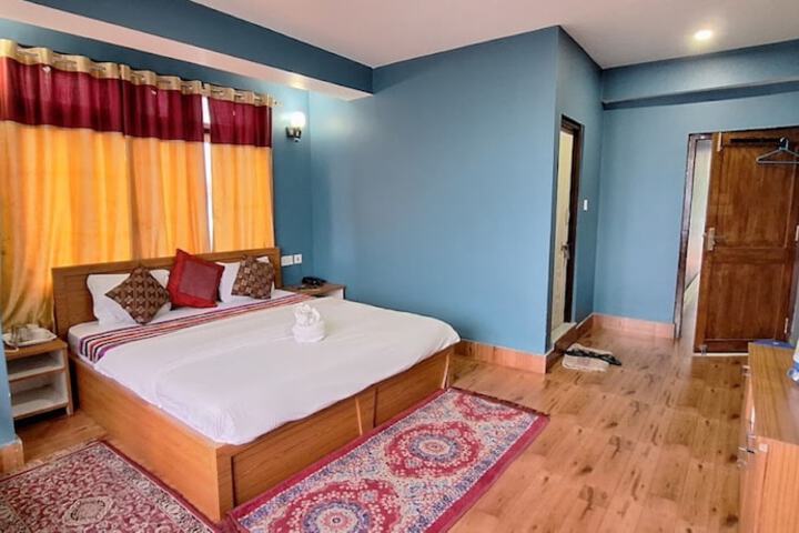 Room 11 of 22