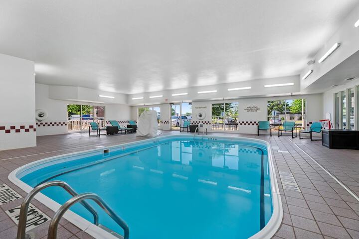 Pool 33 of 51